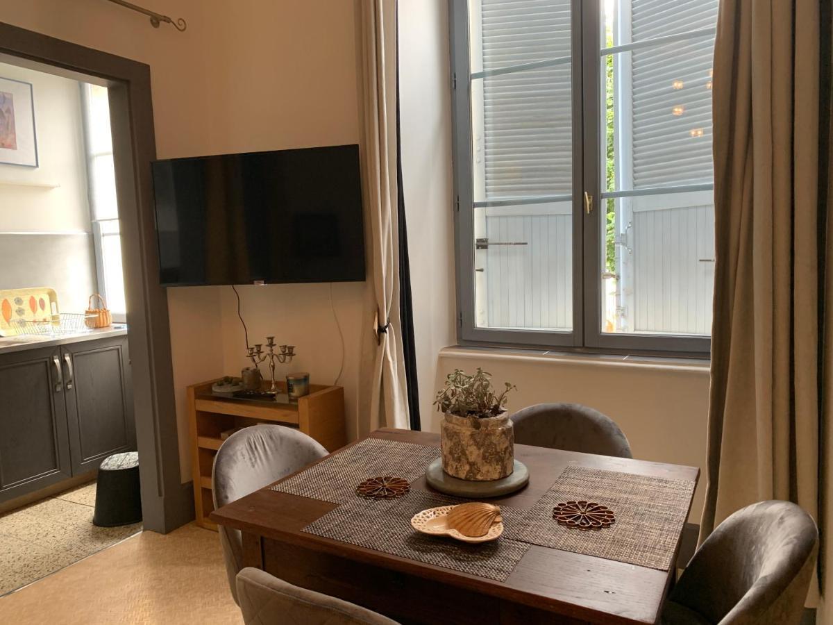 La Cour Pavee, T2 Lumineux, Cosy, Confort 55 M2 Saint-Léonard-de-Noblat エクステリア 写真